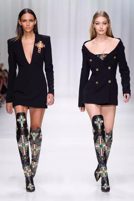 Versace 2018 yil bahori uchun 90-yillar arxiviga qaraydi