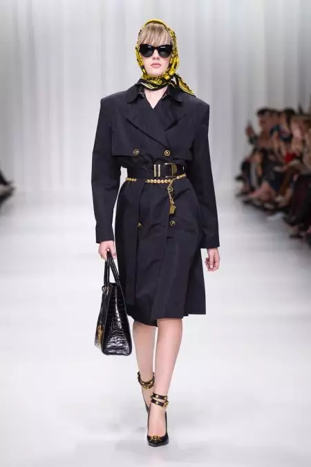 Versace 2018 yil bahori uchun 90-yillar arxiviga qaraydi