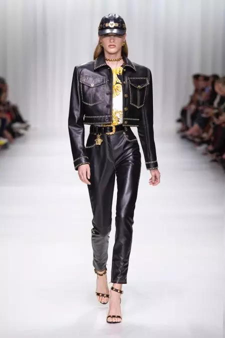 Versace 2018 yil bahori uchun 90-yillar arxiviga qaraydi