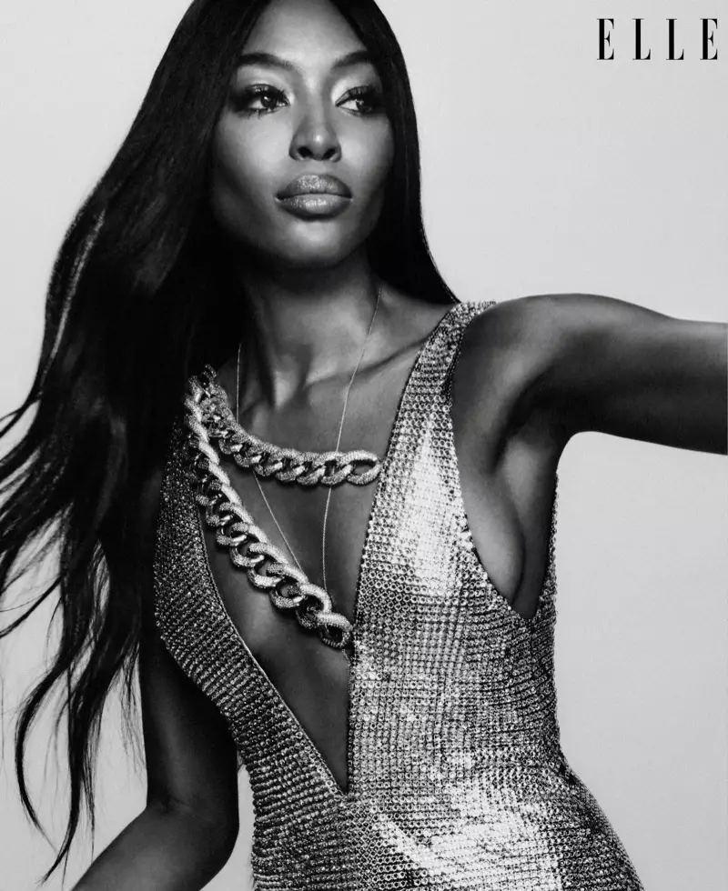 Dahil sa pagkinang, si Naomi Campbell ay nagsusuot ng damit na Tom Ford