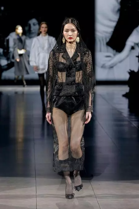 Ang Dolce & Gabbana Nag-focus sa Layering para sa Fall 2020