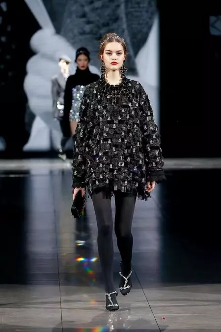 Dolce & Gabbana มุ่งเน้นไปที่ Layering สำหรับฤดูใบไม้ร่วงปี 2020