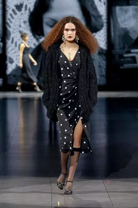 Dolce እና Gabbana ለበልግ 2020 በማነባበር ላይ ያተኩራሉ