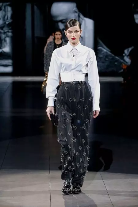 Dolce & Gabbana มุ่งเน้นไปที่ Layering สำหรับฤดูใบไม้ร่วงปี 2020