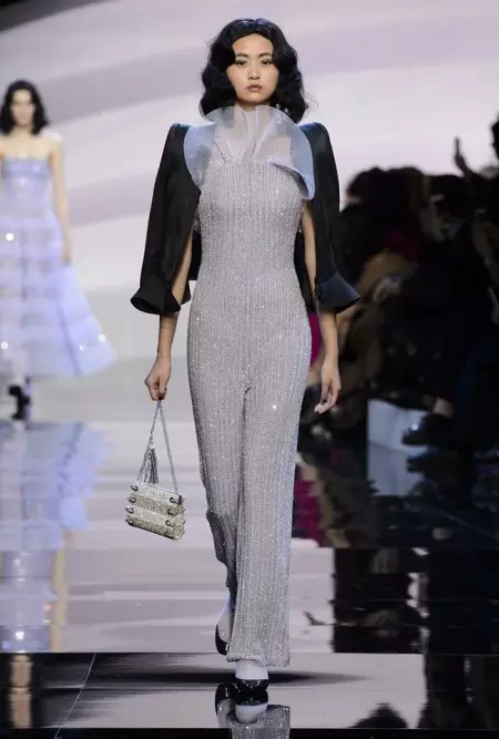 Armani Prive Spring 2016: Lilac میں ایک وژن