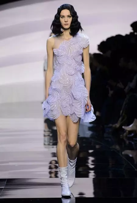 Lohataona Armani Prive 2016: Fahitana amin'ny Lilac