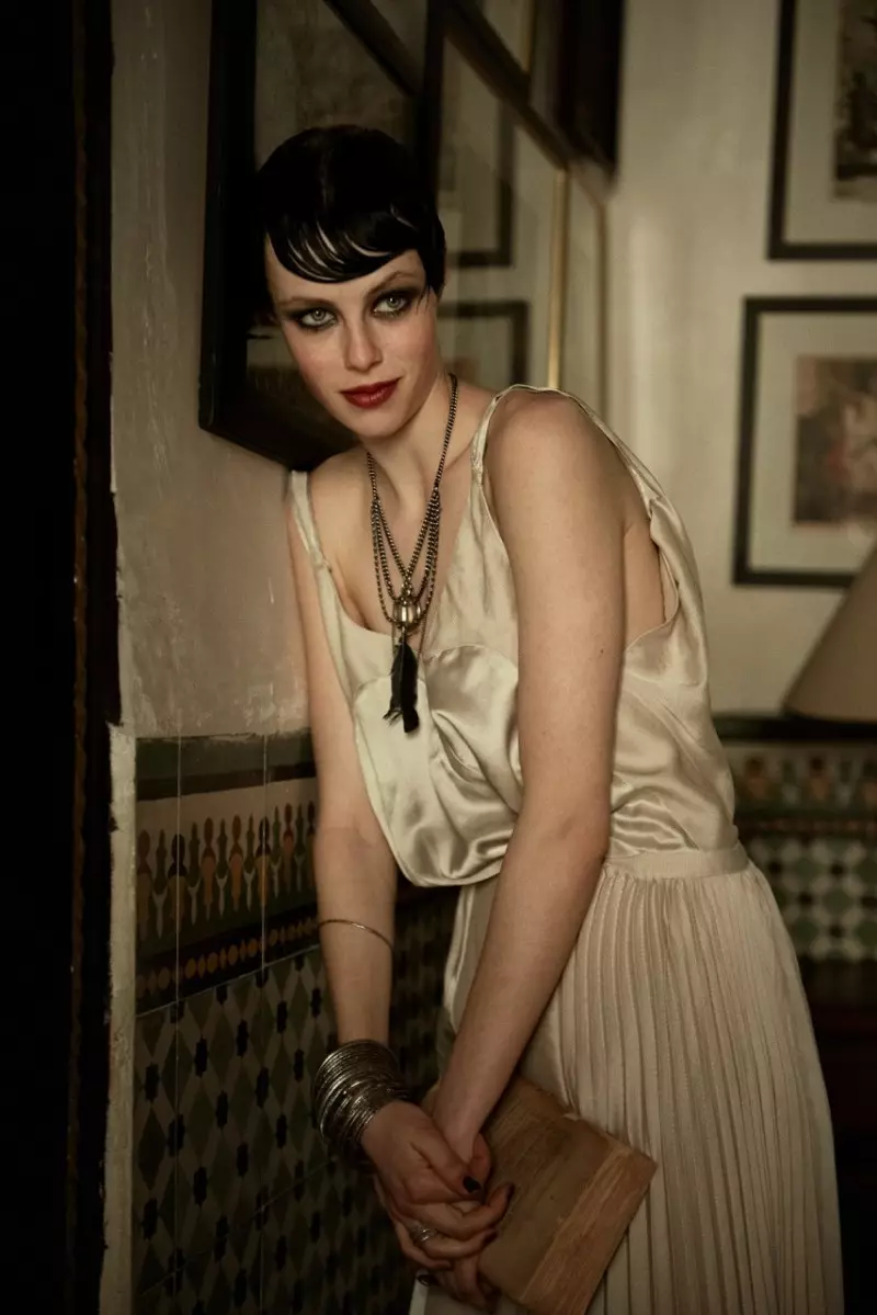 Edie Campbell pózuje v Maroku pre Petra Lindbergha vo Vogue v júni 2013