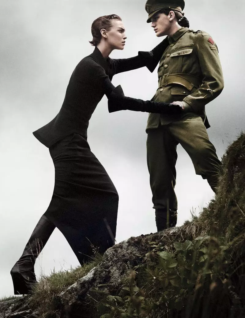 Arizona Muse ji hêla David Sims ve ji bo Vogue US Mijdar 2011