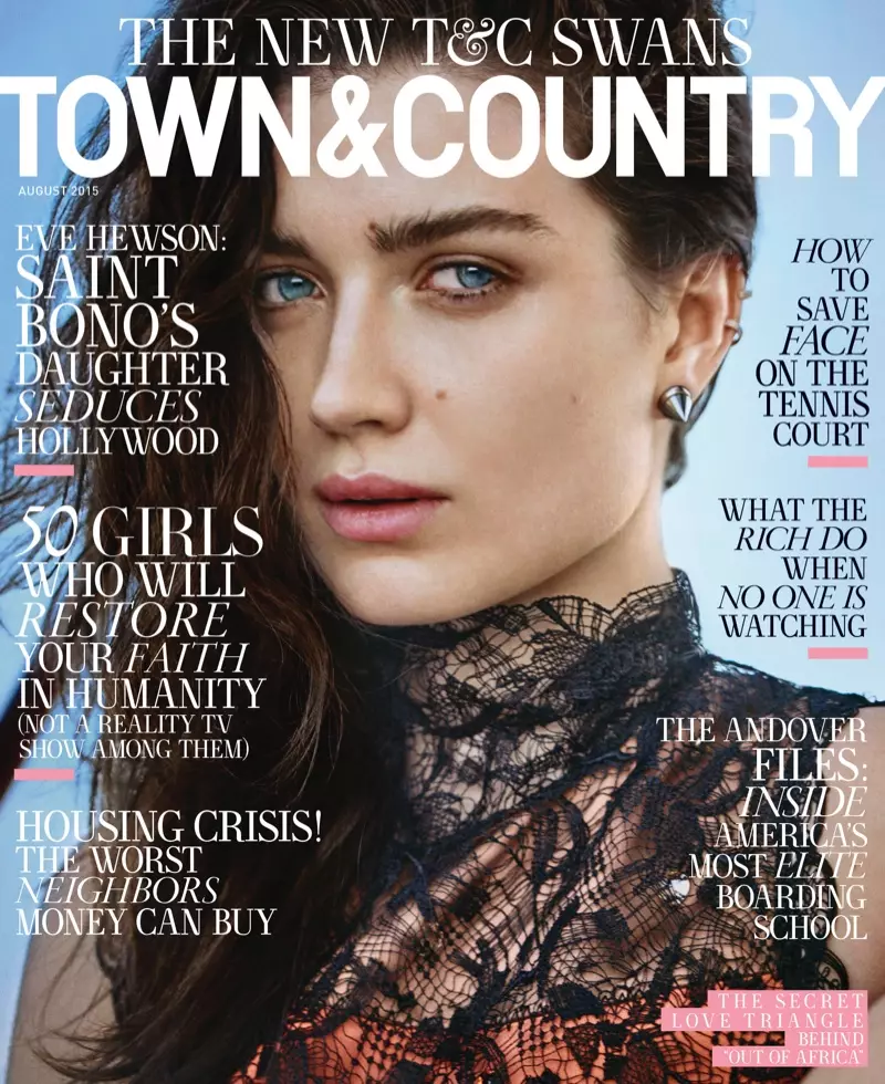 Eve Hewson Ameitwa 'Modern Swan' na Town & Country