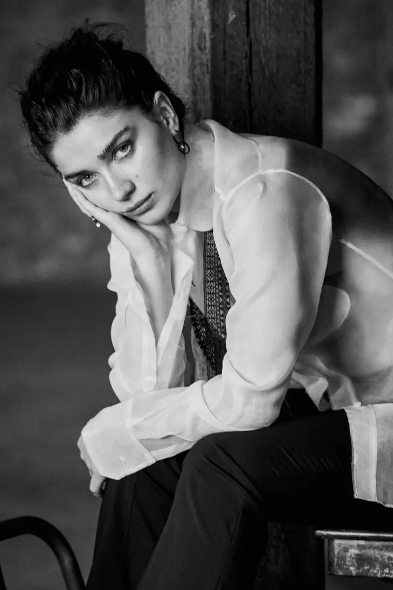 Eve Hewson je Town & Country proglasila 'Modernim labudom'