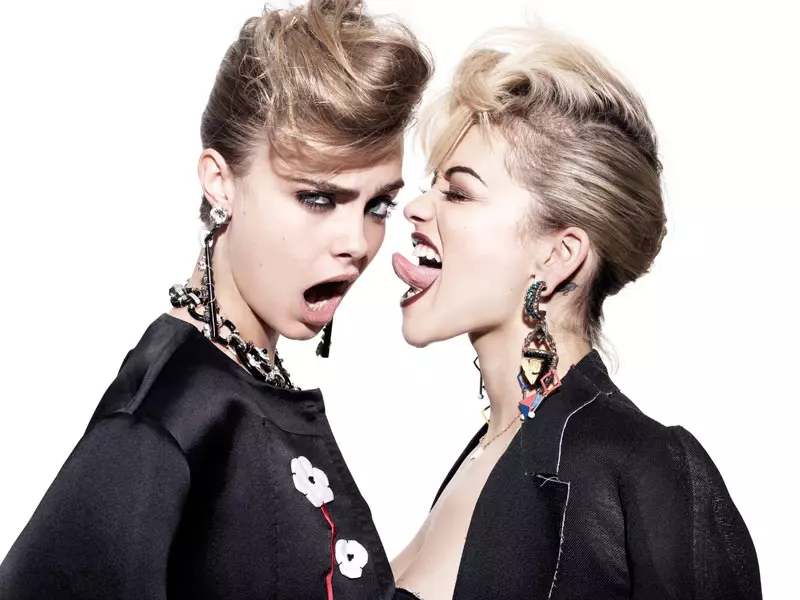 Cara Delevingne: ඡායාරූපවල වසරක්