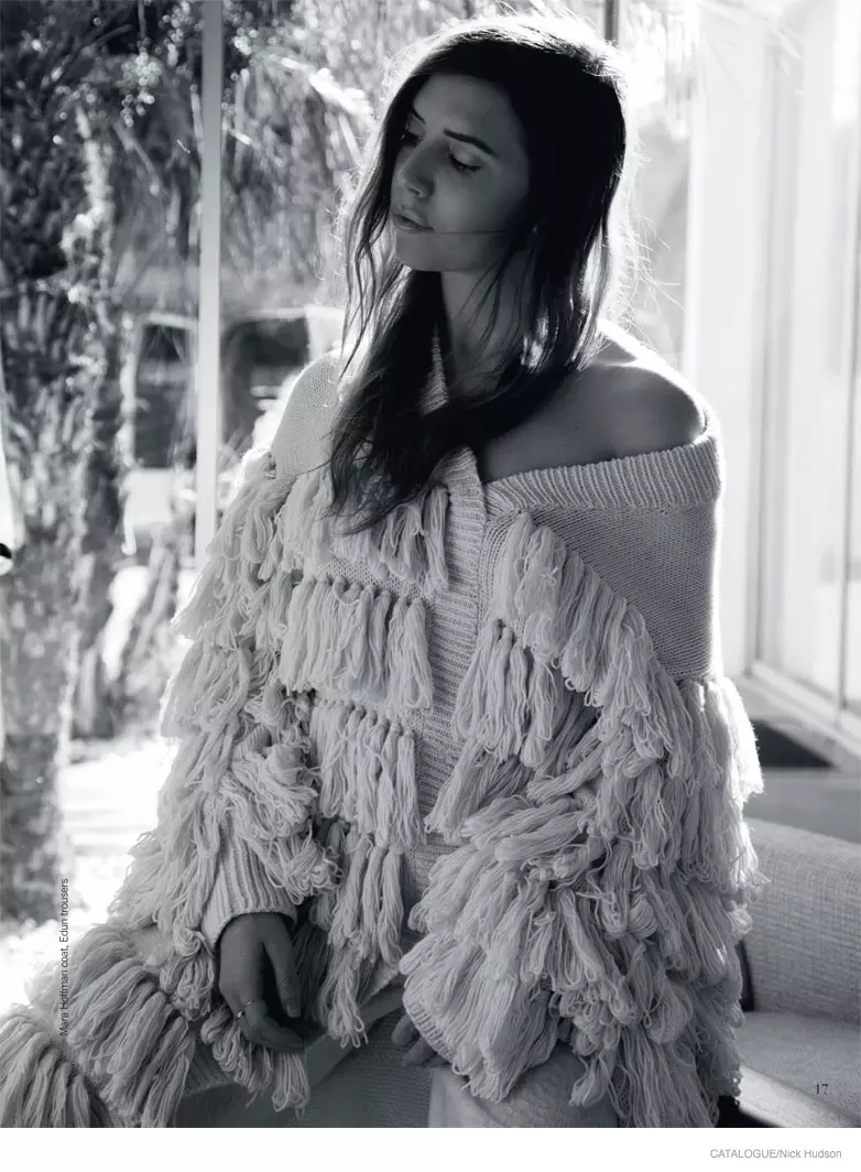 O Lykke Li Fa'aofuina le Cozy Winter Style mo Catalog Magazine