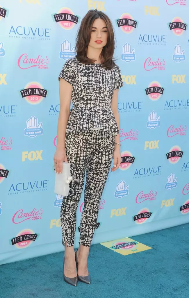 Miley Cyrus nan Saint Laurent, Nina Dobrev nan J. Mendel & More Style nan Teen Choice Awards 2013