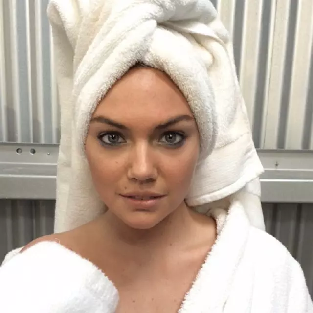 Miranda Kerr, Kate Upton Seasamh do Mario Testino i “Towel Series”