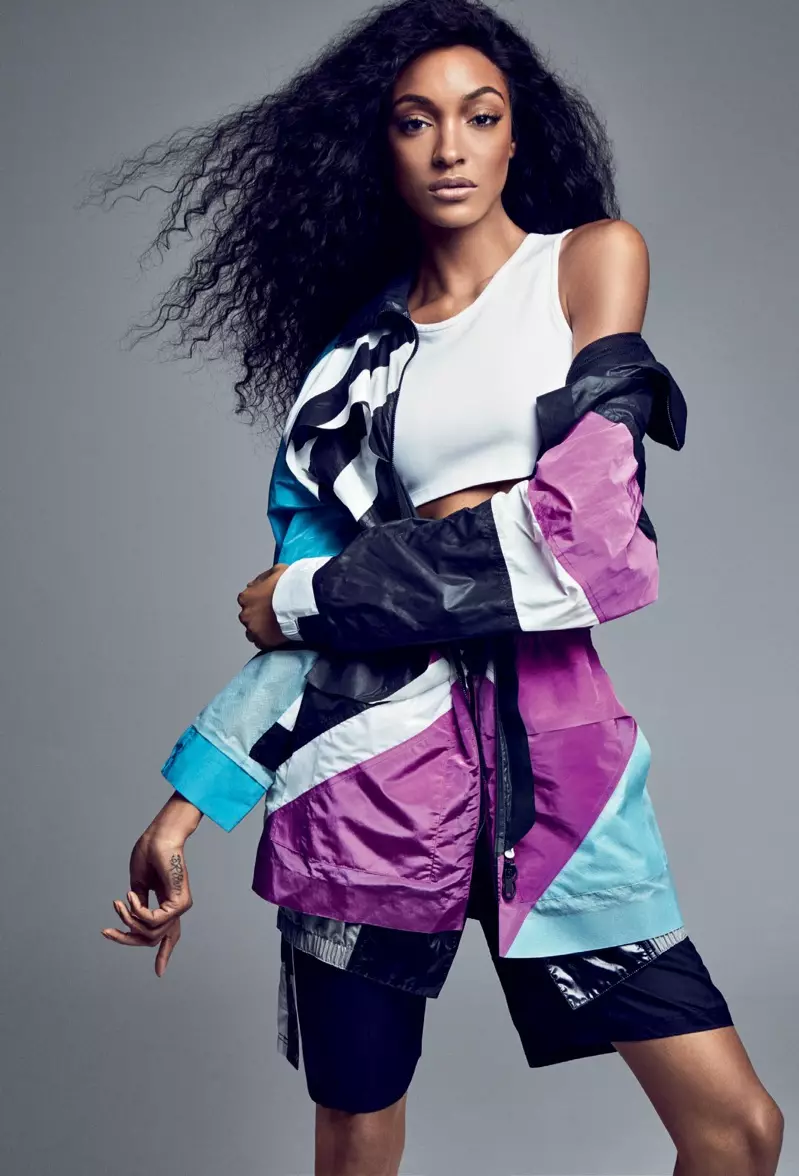 Jourdan Dunn modelira vetrovko Louis Vuitton z barvnimi bloki