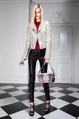 Versace Cyn yr Hydref 2011: Kasia Struss