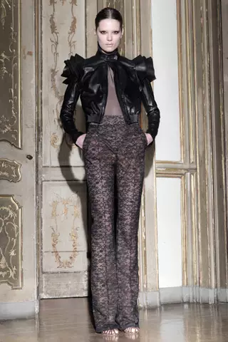 Valentino Pre-Fall 2011: Керолайн Браш Нільсен