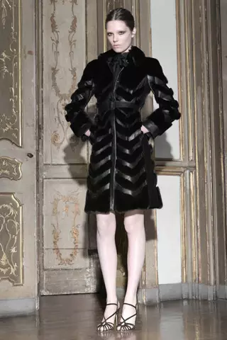 Valentino Pre-Fall 2011: Каролайн Браш Нилсен