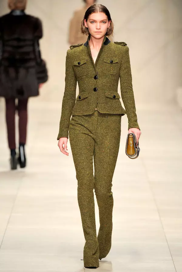 Burberry Musim Gugur 2011 | Pekan Mode London