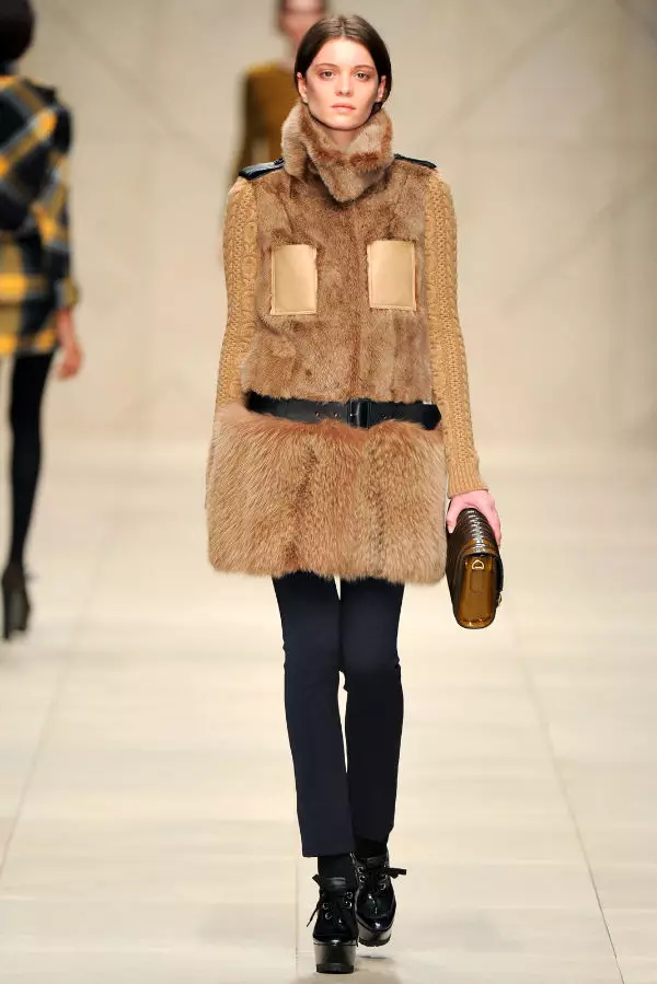 Burberry Fall 2011 | ලන්ඩන් විලාසිතා සතිය