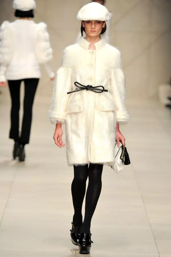 Burberry Fall 2011 | လန်ဒန်ဖက်ရှင်ရက်သတ္တပတ်