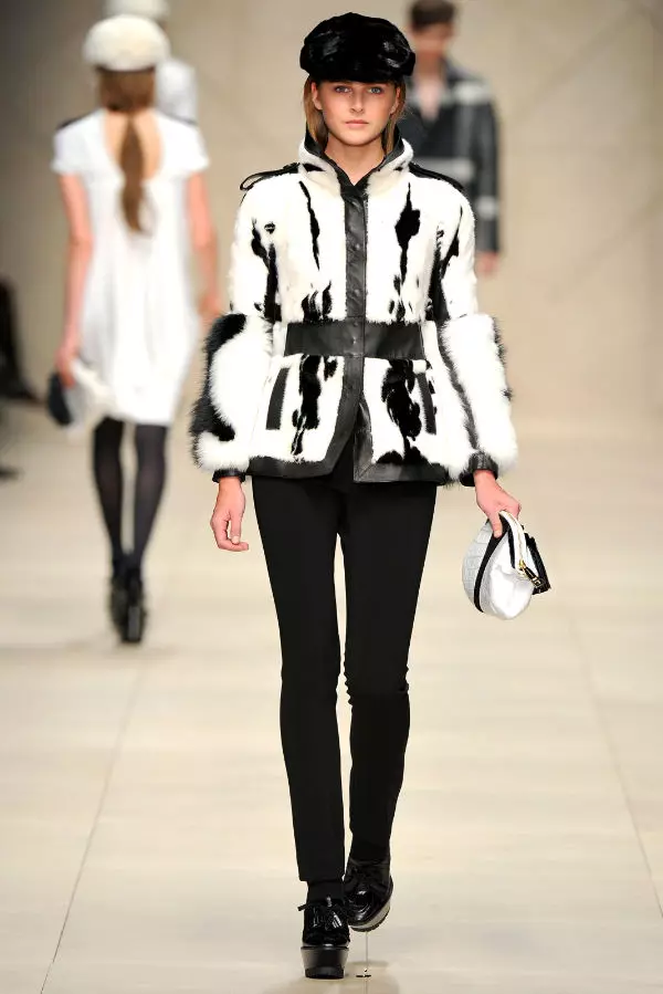 Burberry Fall 2011 | ลอนดอนแฟชั่นวีค