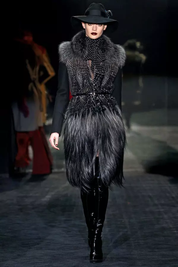 Gucci Fall 2011 | Beke ea feshene ea Milan