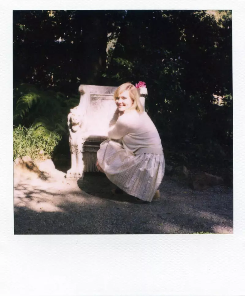 Kirsten Dunst para Band of Outsiders Primavera 2011