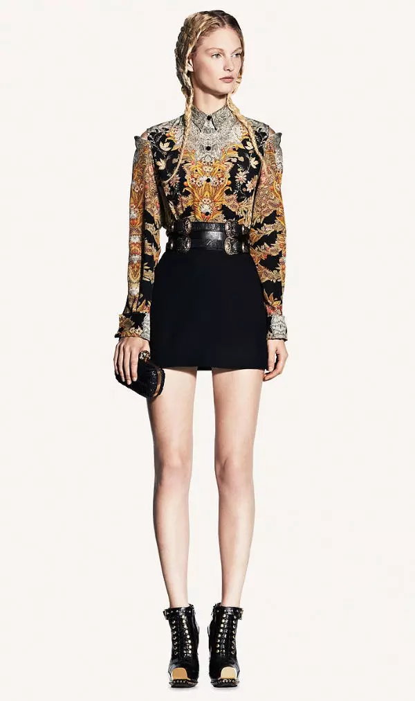 Alexander McQueen Gu'gii 2011: Patricia van der Vliet