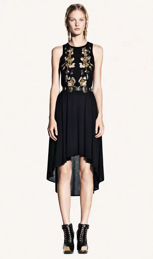 Alexander McQueen orisun omi 2011: Patricia van der Vliet