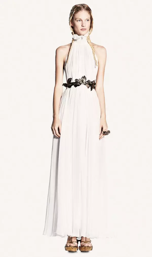 Alexander McQueen orisun omi 2011: Patricia van der Vliet