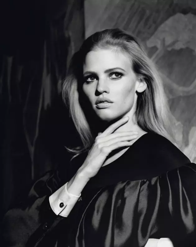 Lara Stone ni Alasdair McLellan para sa Self Service S/S 2011