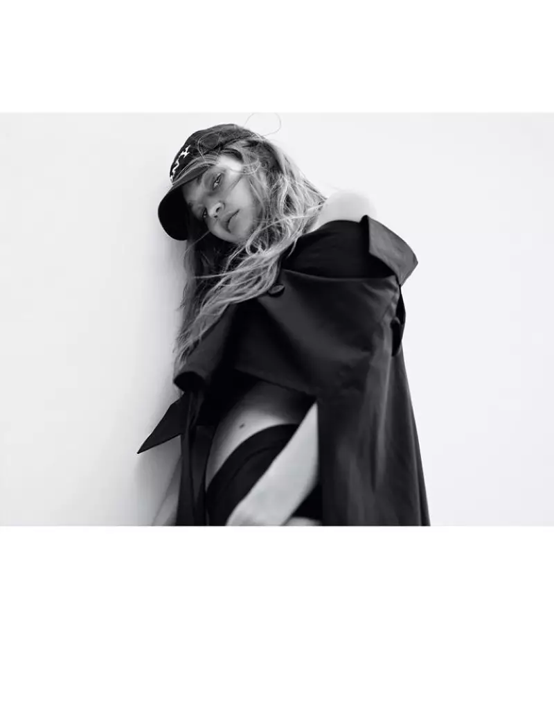 Gigi Hadid cativa em preto e branco para self-service
