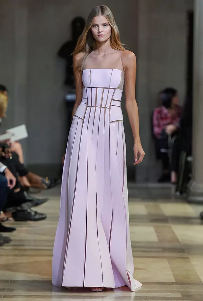 Un look da colección primavera 2016 de Carolina Herrera