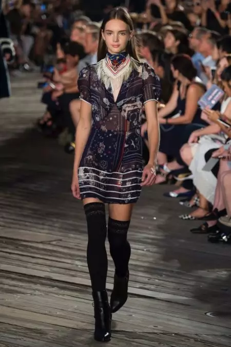 Tommy Hilfiger 2016-cı ilin payızında idmanla məşğul olur