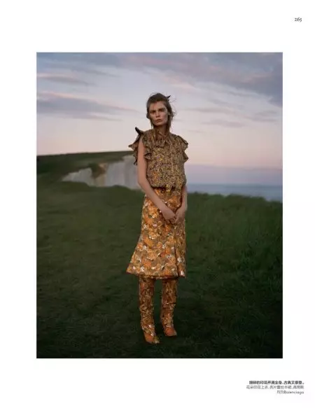 Aleksandra Elizabeth va Julia Banas Xitoyning Vogue jurnali uchun ajoyib liboslarni modellashtirdi