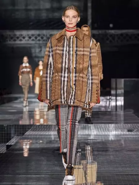 Burberry Payız 2020 Şousu ilə Səyahət Edir