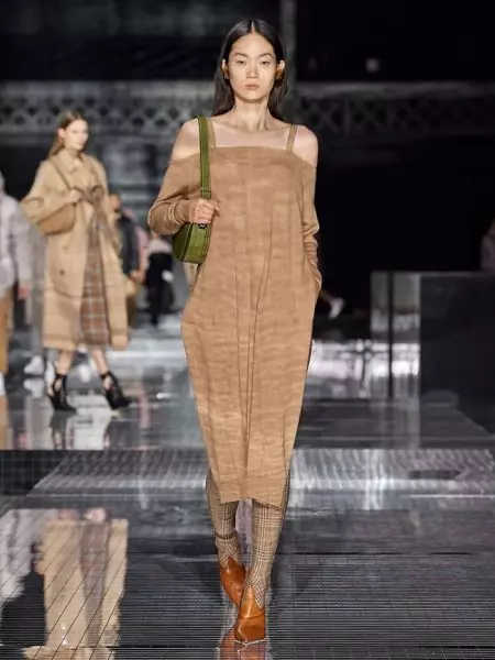 Burberry Nagbiyahe Uban sa Fall 2020 Show