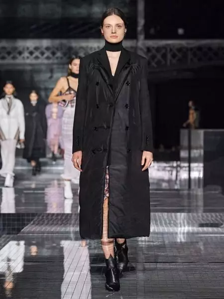 Burberry pran yon vwayaj ak Otòn 2020 Show