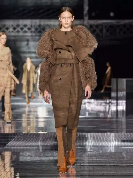 Burberry Fall / Zivistan 2020 Runway