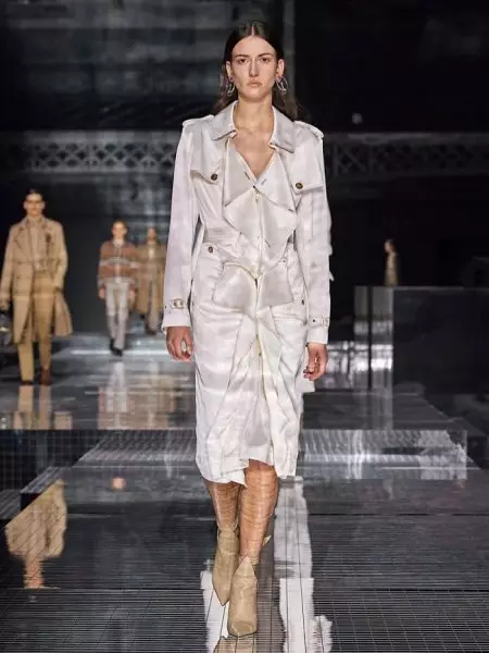 Burberry maakt een reis met de herfstshow van 2020