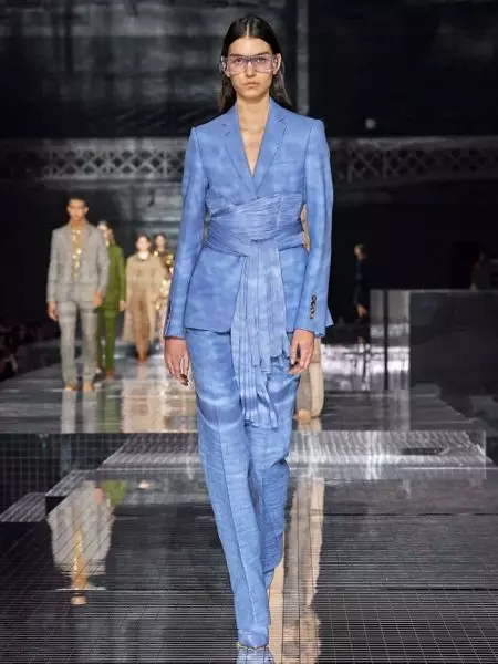 Burberry Nagbiyahe Uban sa Fall 2020 Show