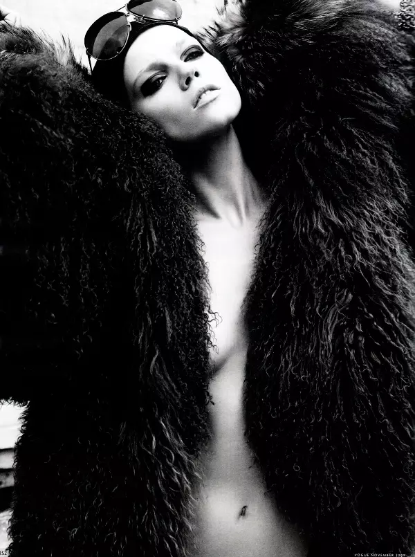 Masha Novoselova ni Tesh para sa Vogue Germany Nobyembre 2009