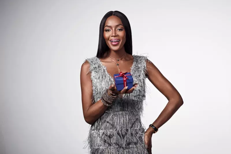 Naomi Campbell akuwonekera mu kampeni ya Swarovski Holiday 2017