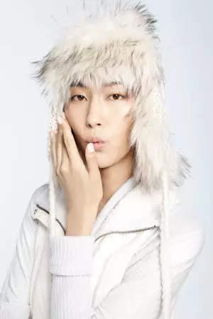 Cozy Chic: Ji Hye Park Models Winter Accessories from Anthropologie