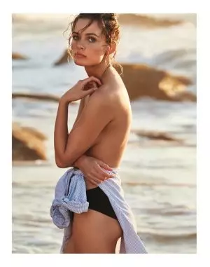 Edita Vilkeviciute chega á praia cun estilo vacacional definitivo