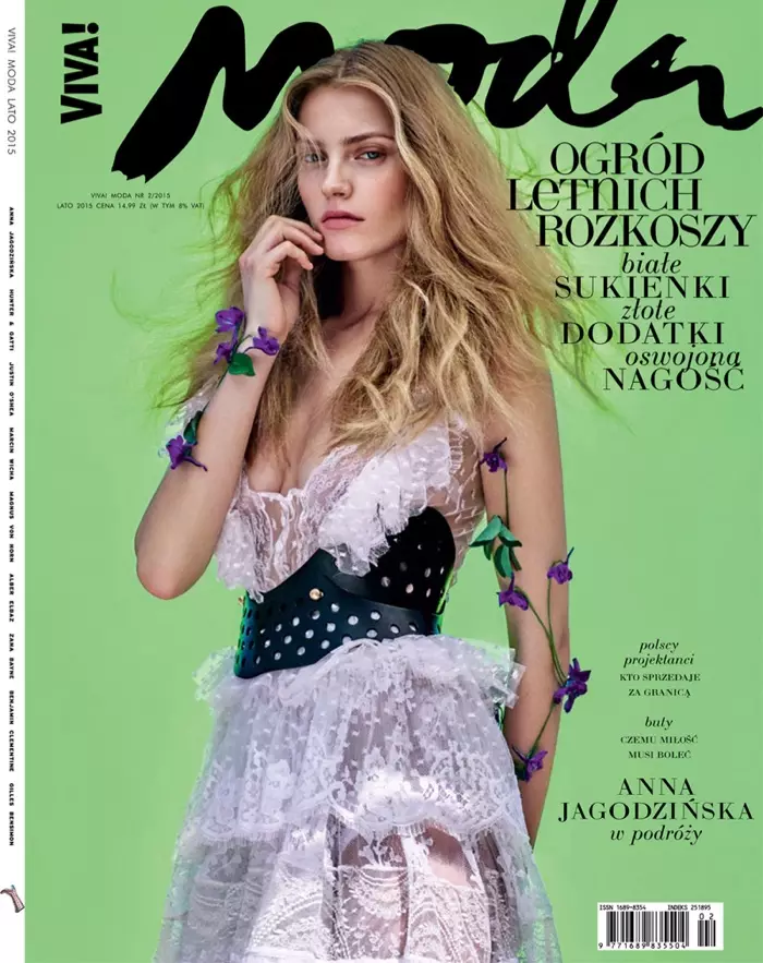 Anna Jagodzinska lands cover of Viva! Moda magazine