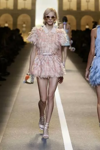 Fendi 2015 m. pavasaris: žydi gėlės