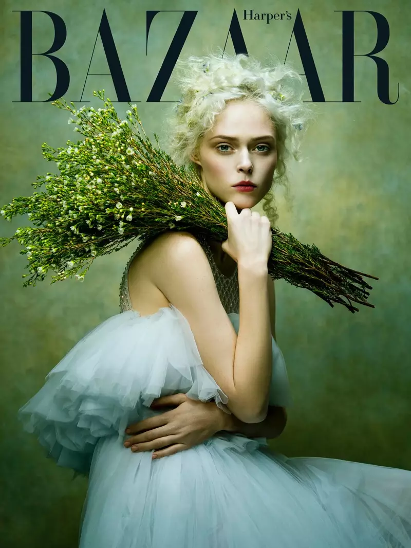 Coco Rocha 登上 Harper's Bazaar 越南 2017 年 1 月封面