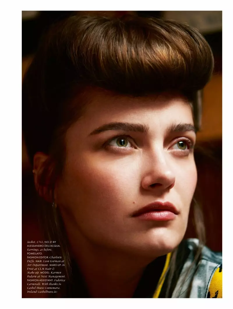 Karmen Pedaru pose dans le style Teddy Girl pour ELLE UK